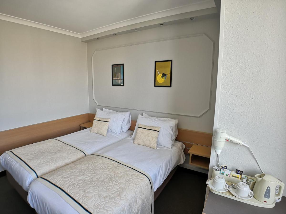 Lancaster Hall Hotel London Bagian luar foto